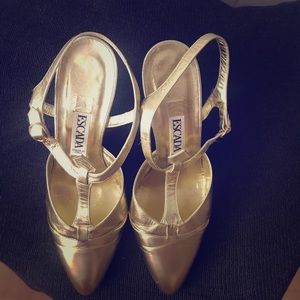 Escada dress shoes in gold size 37(7)
